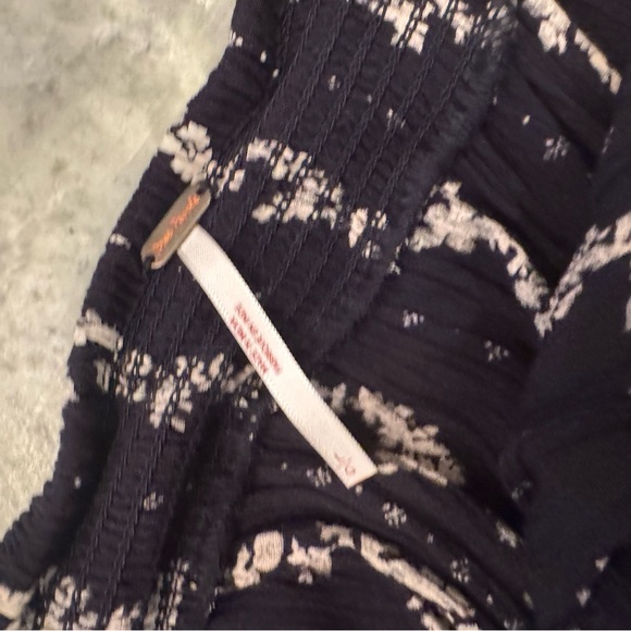 Free People Black and White Textured Top - Picture 2 of 4